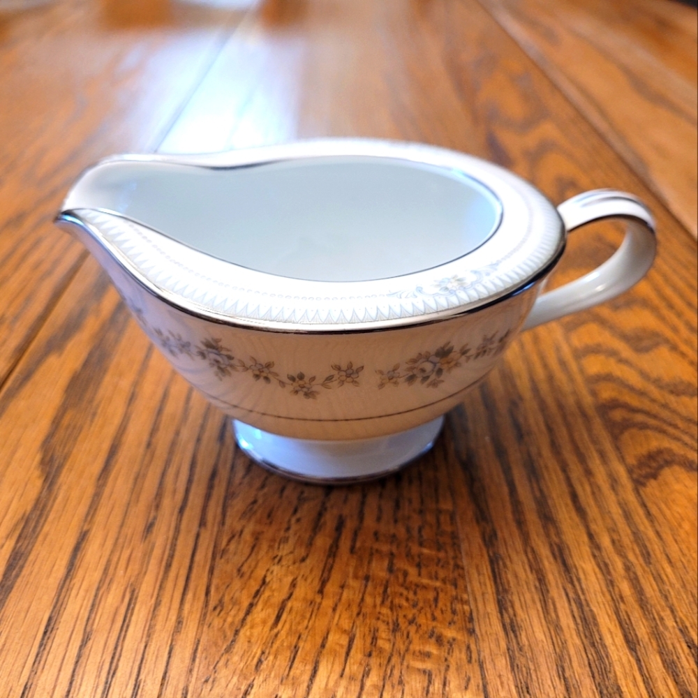 Noritake Norwood 6011 Creamer